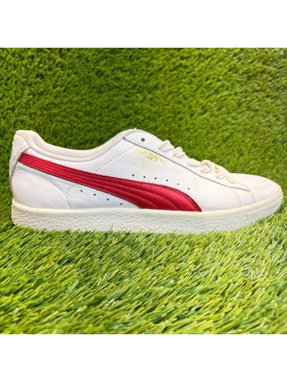 Puma Clyde Core Leather Foil Mens Size 8.5 White Red Athletic Shoes Sneakers